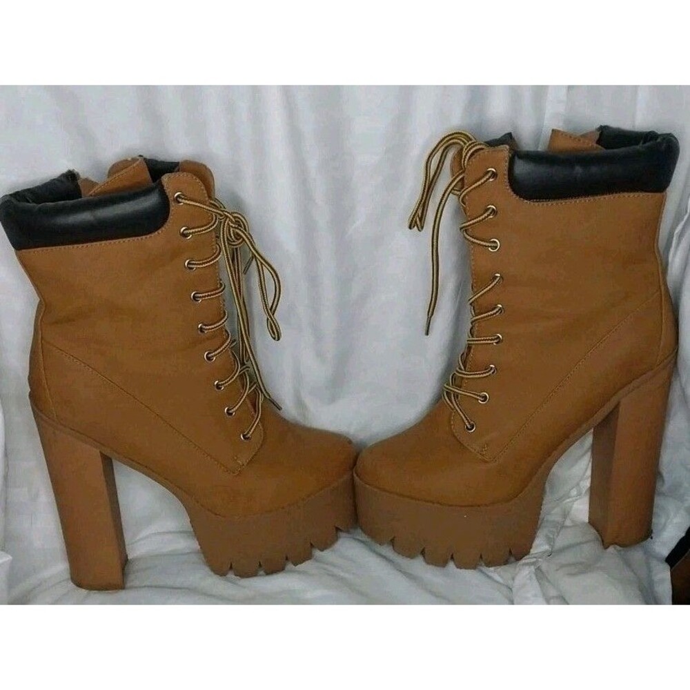 Bumper Women's Platform Lace-Up Boots Size 8.5 Rocker Style-Tan